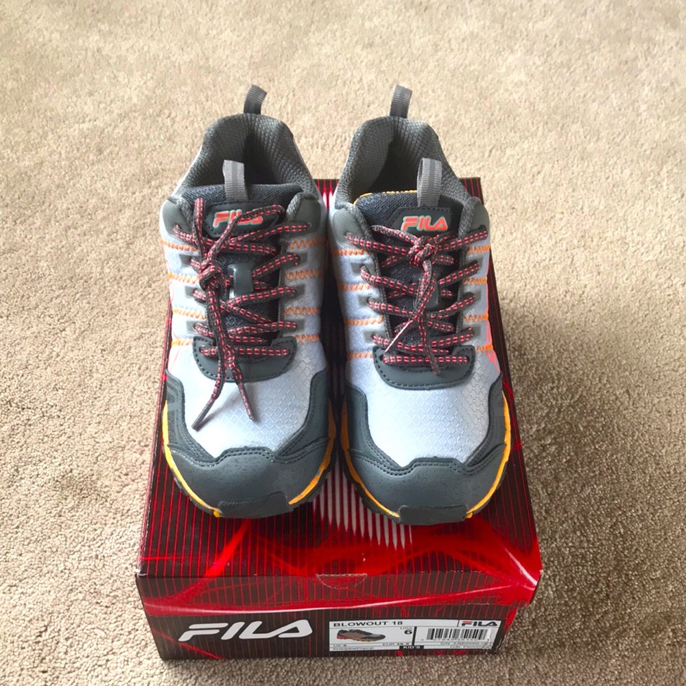 Fila Blowout 18 Big Boys Running Shoes Size 6